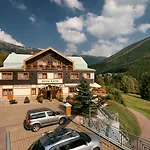 Zatisi Hotel 3*