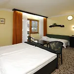 Hotel Zatisi 3*