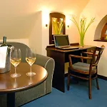 Zatisi Hotel 3*