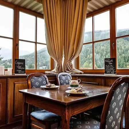 Zatisi Hotel